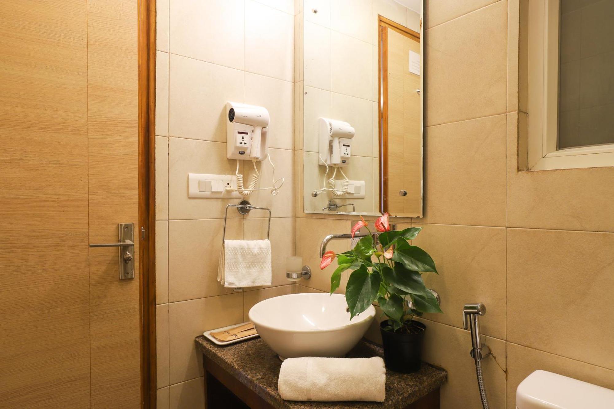 Veera Strand Park Serviced Apartments Near Калангут Экстерьер фото