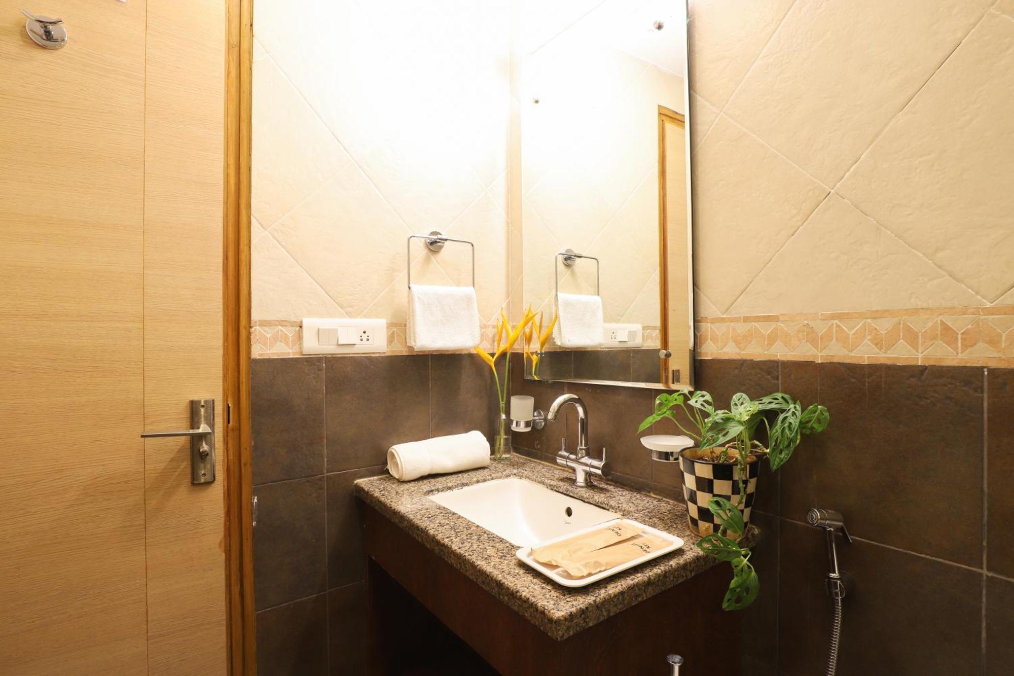Veera Strand Park Serviced Apartments Near Калангут Экстерьер фото